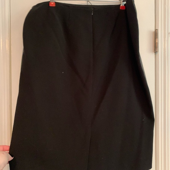 Too big - Picture 3 of 4